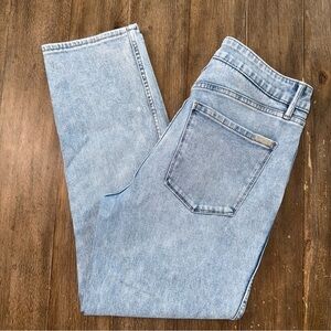 WHBM Sculpt Straight Crop Jeans sz 8 Mom jeans Distressed High Rise Jeans
